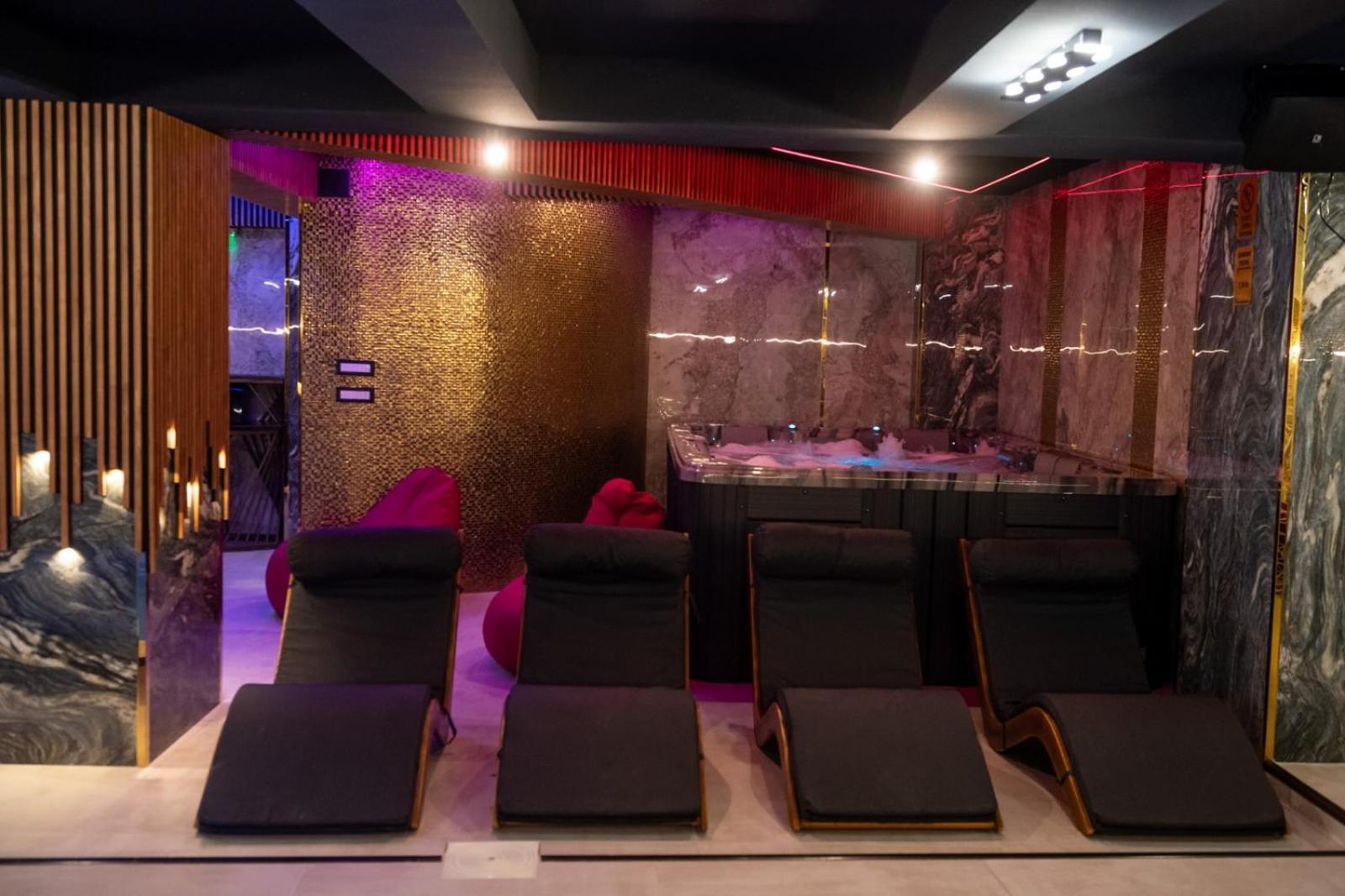 Uve Residence & Spa بياترا نام الغرفة الصورة